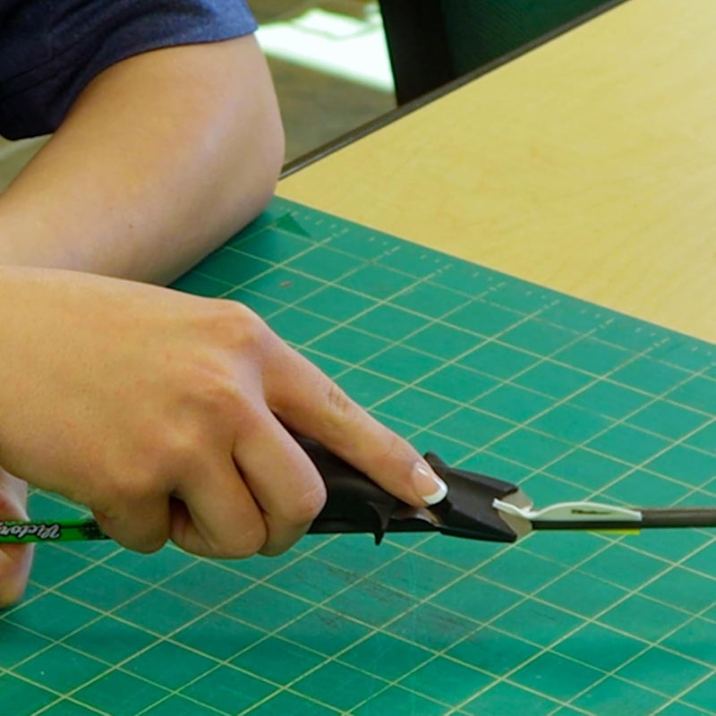 Bohning The Stripper Vane Tool - Red Plastic Handle for Safe Arrow Maintenance - Image 5